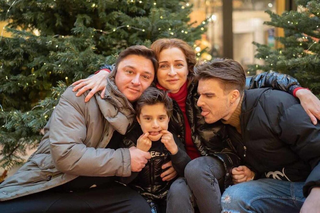 Максим Лагашкин с семьей